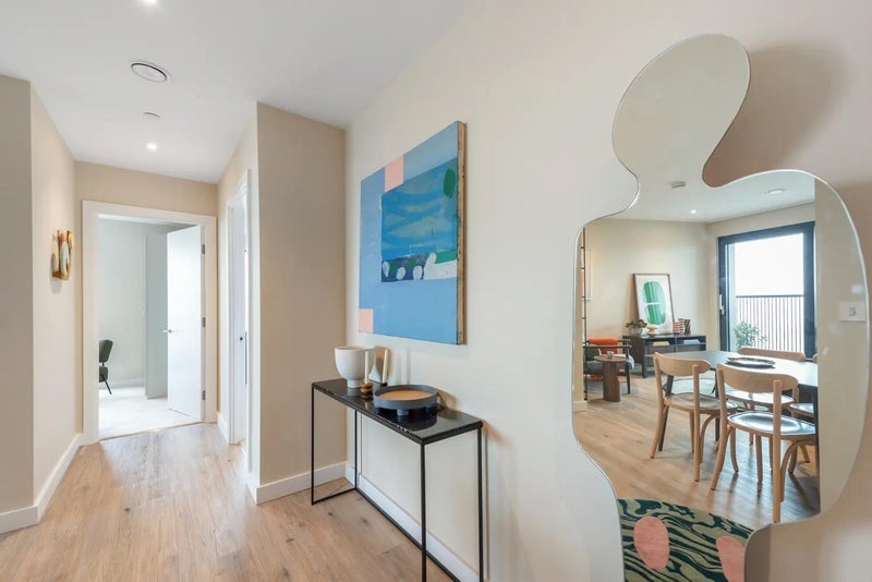 Room Reed Avenue in Greater London