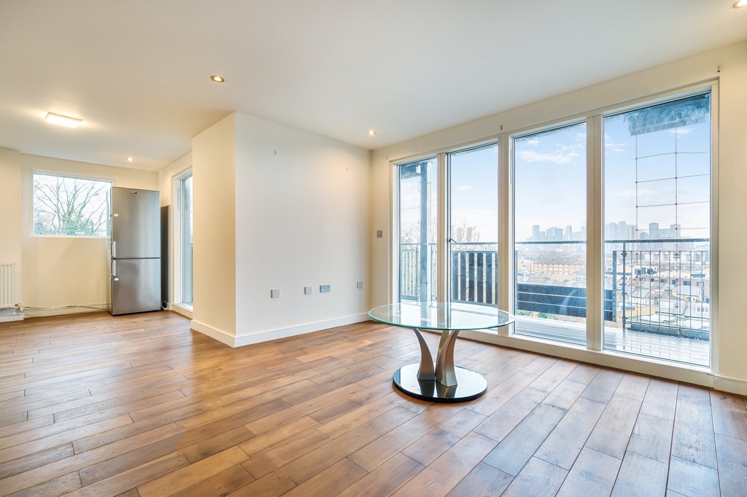 Flat Restell Close in Greater London