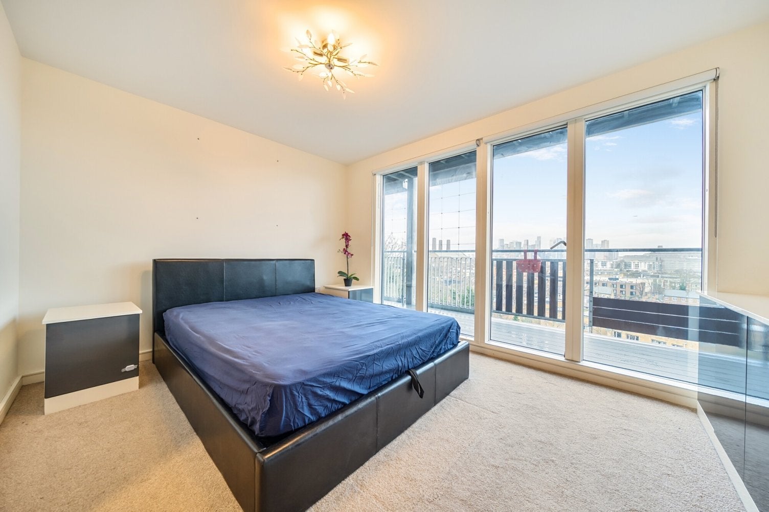 Flat Restell Close in Greater London