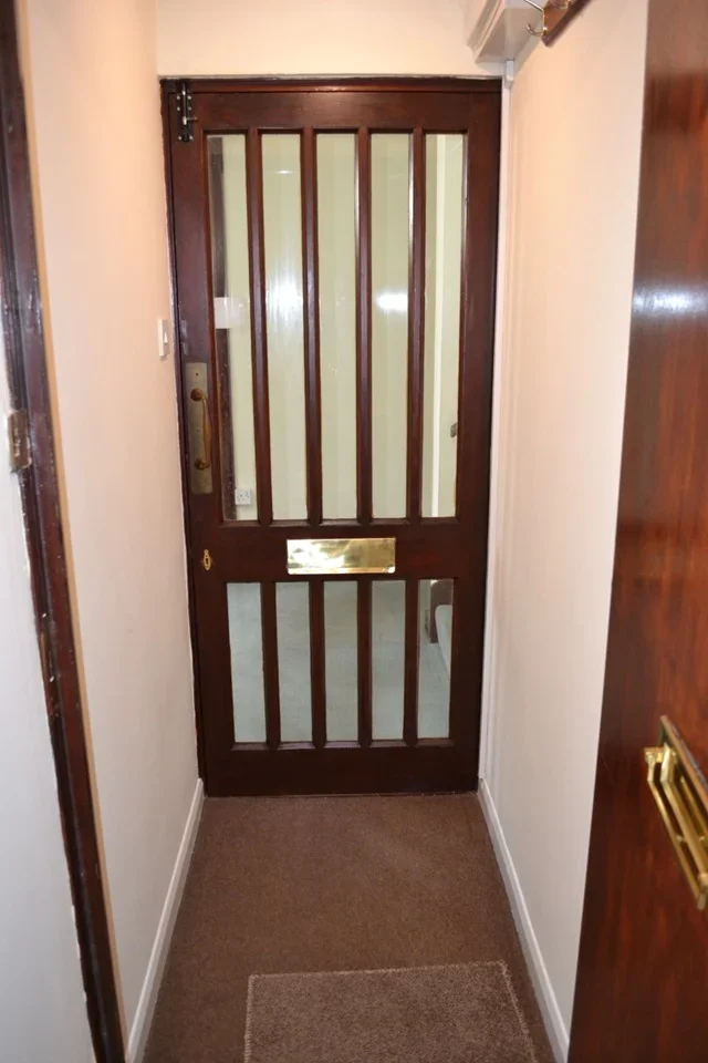 Flat Lodgehill Park Close in Greater London