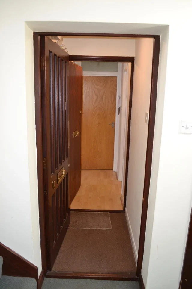 Flat Lodgehill Park Close in Greater London