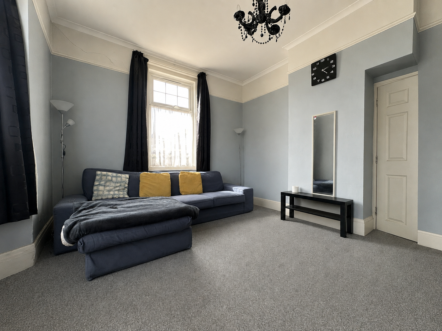 Flat Summerhill Road in Havant
