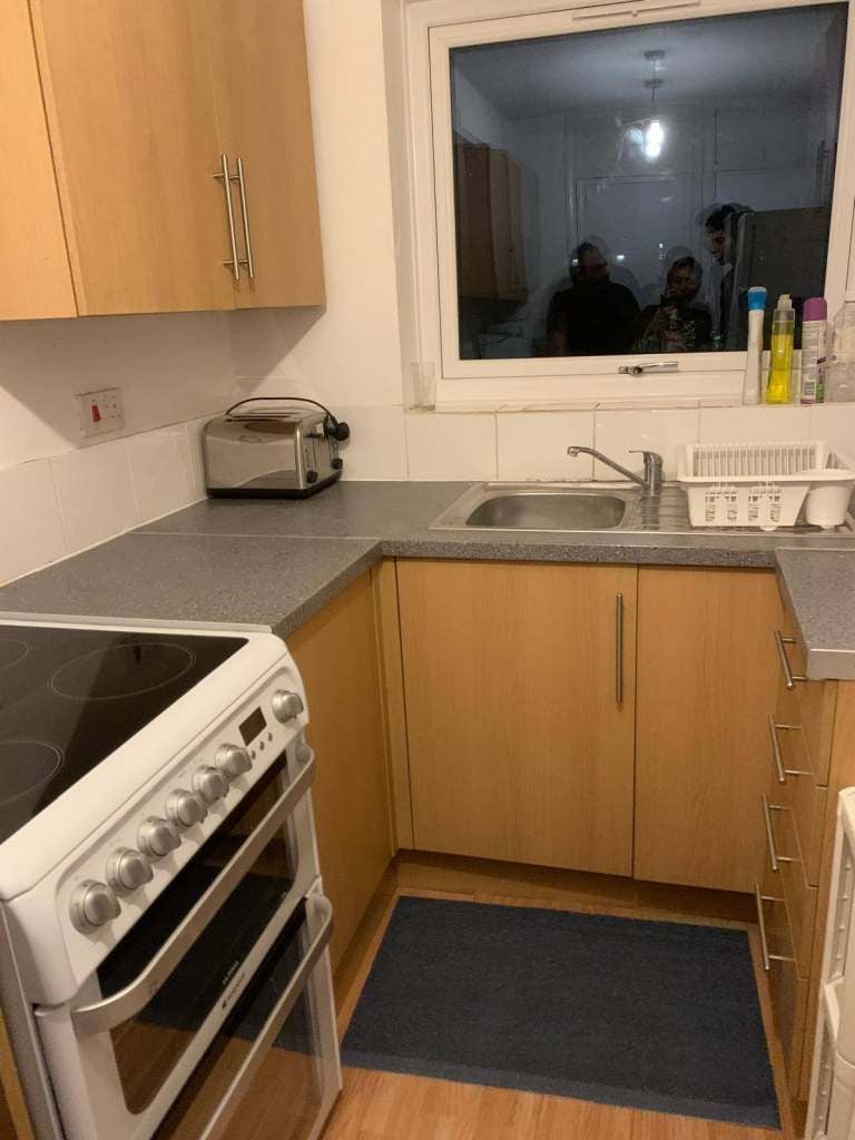Flat Gurney Close in Greater London