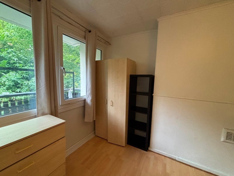 Room Gosset Street in Greater London