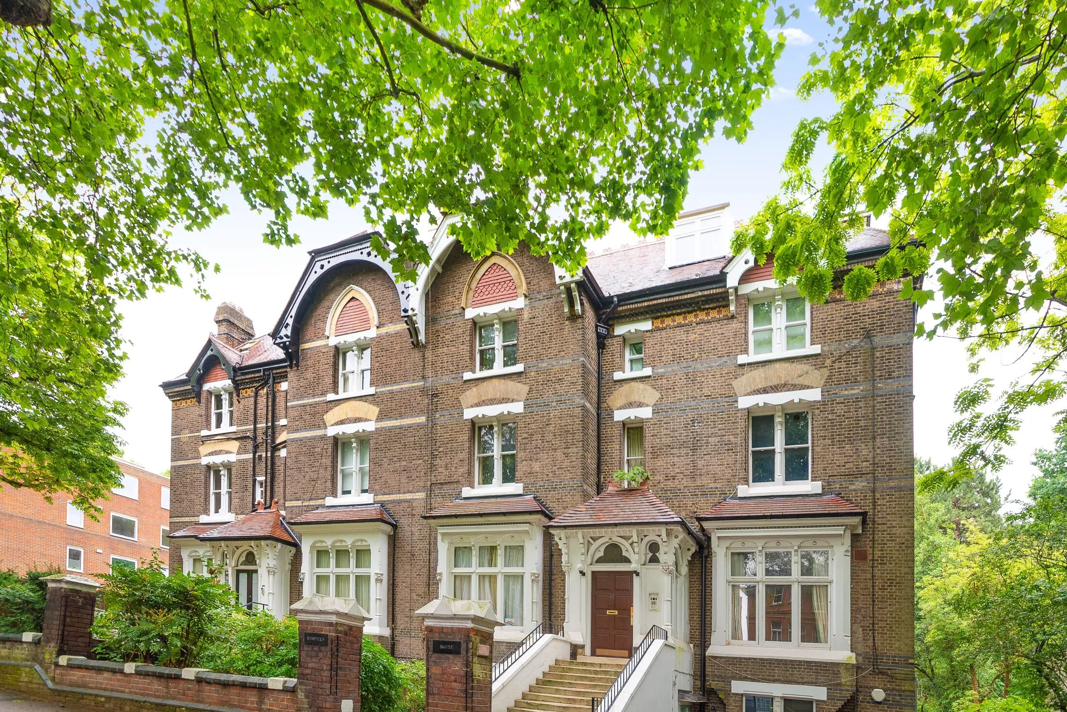 Flat Fitzjohn's Avenue in Greater London