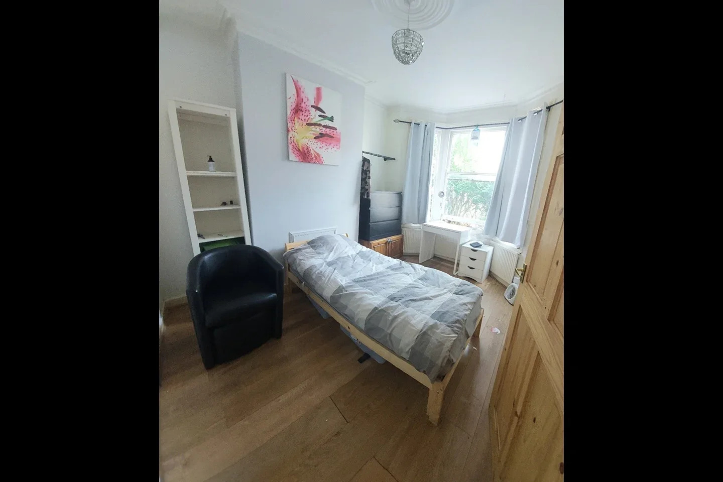 Flat Halley Road in Greater London