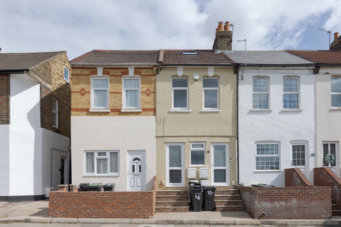 Flat Dover Road East in Gravesham