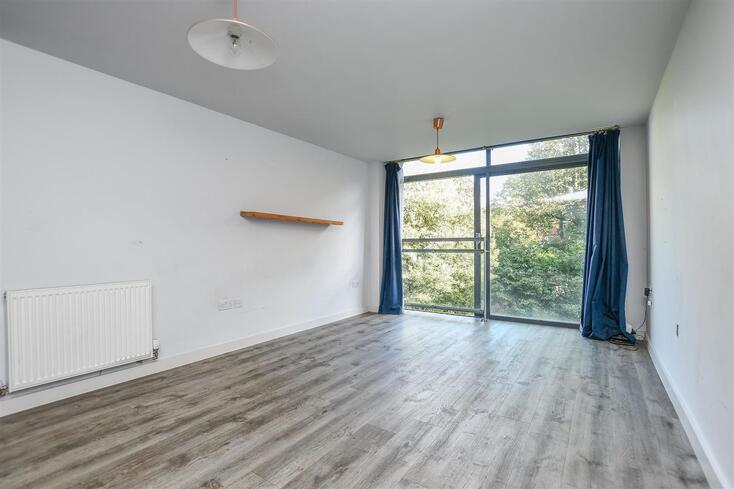 Flat Newsom Place in St Albans