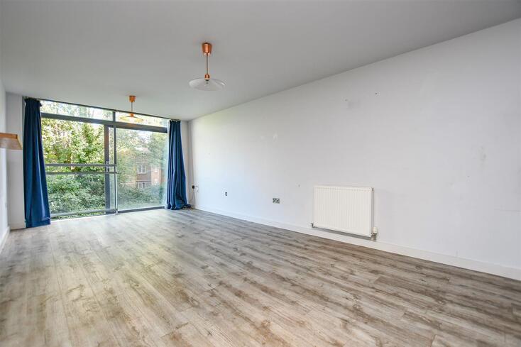 Flat Newsom Place in St Albans