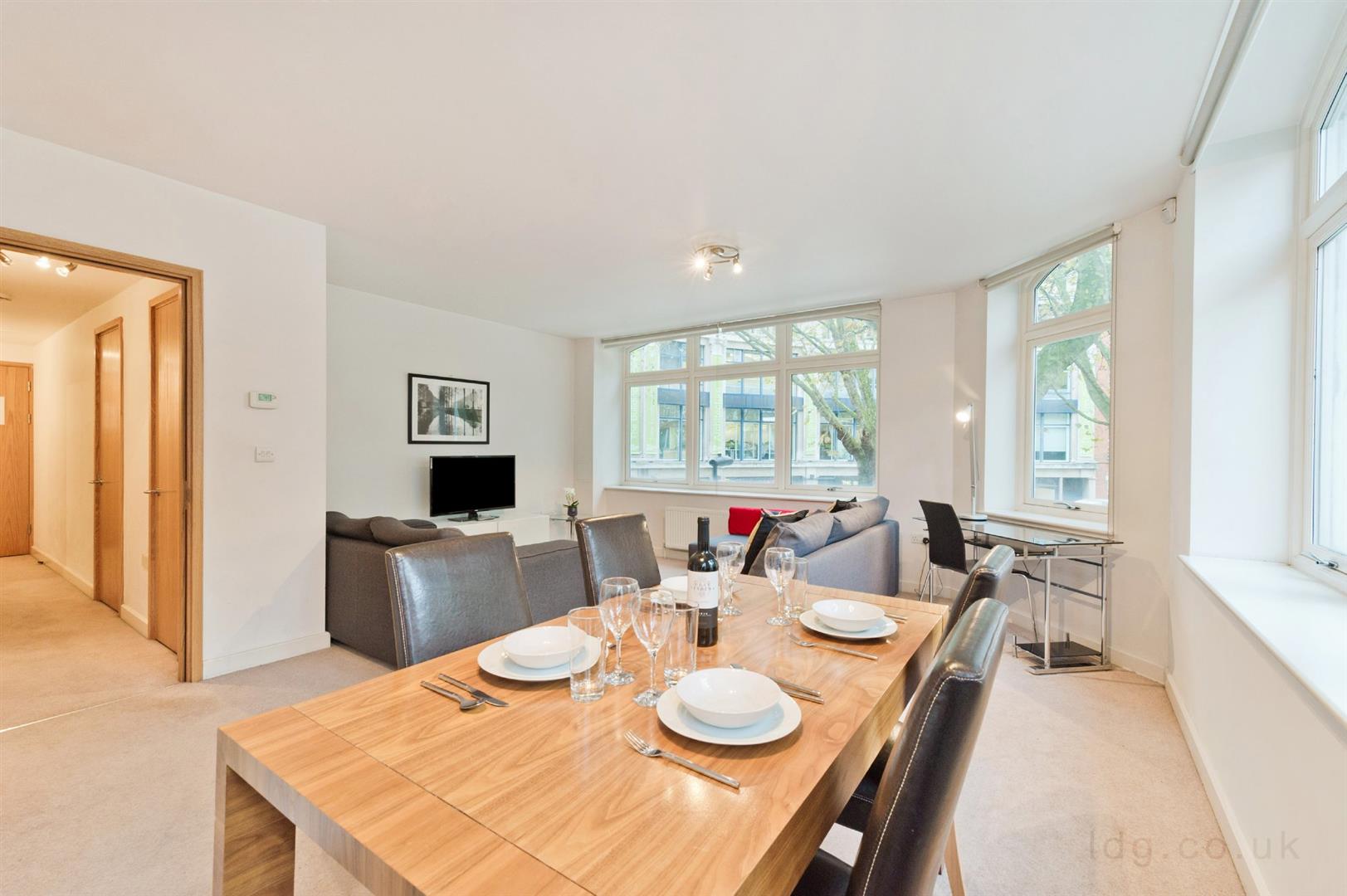 Flat Alfred Place in Greater London