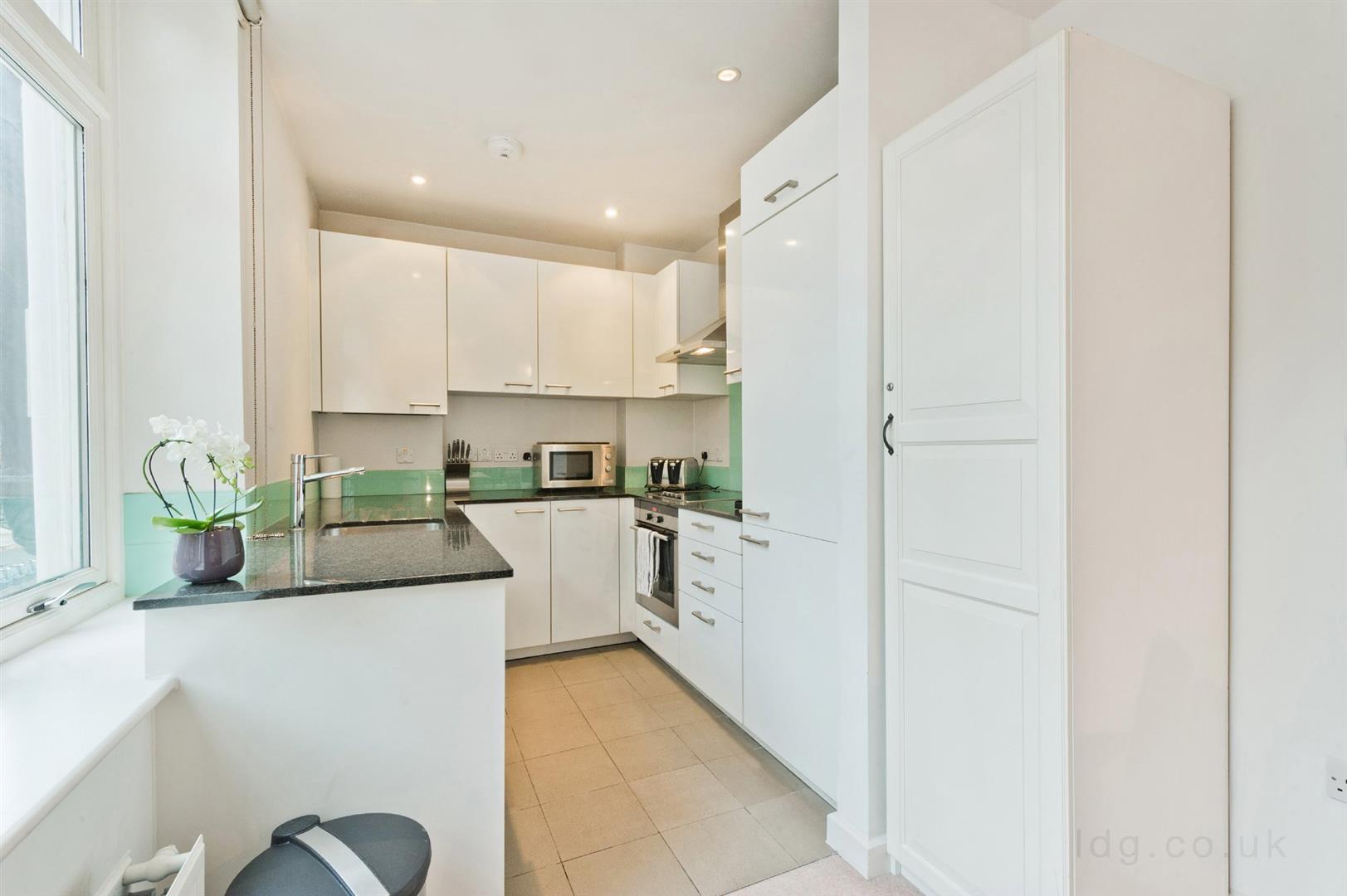 Flat Alfred Place in Greater London