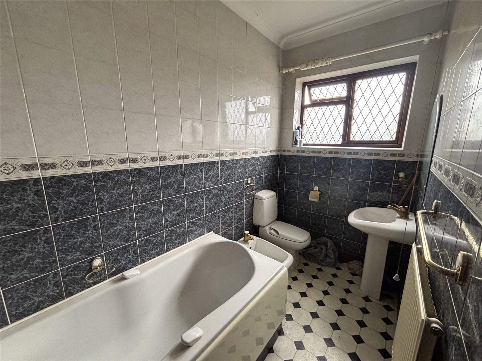 Room Hednesford Road in Cannock Chase