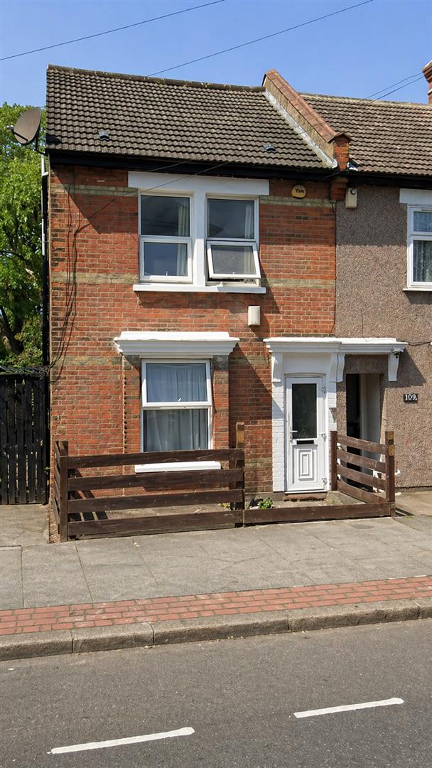 Flat Whitehorse Road in Greater London