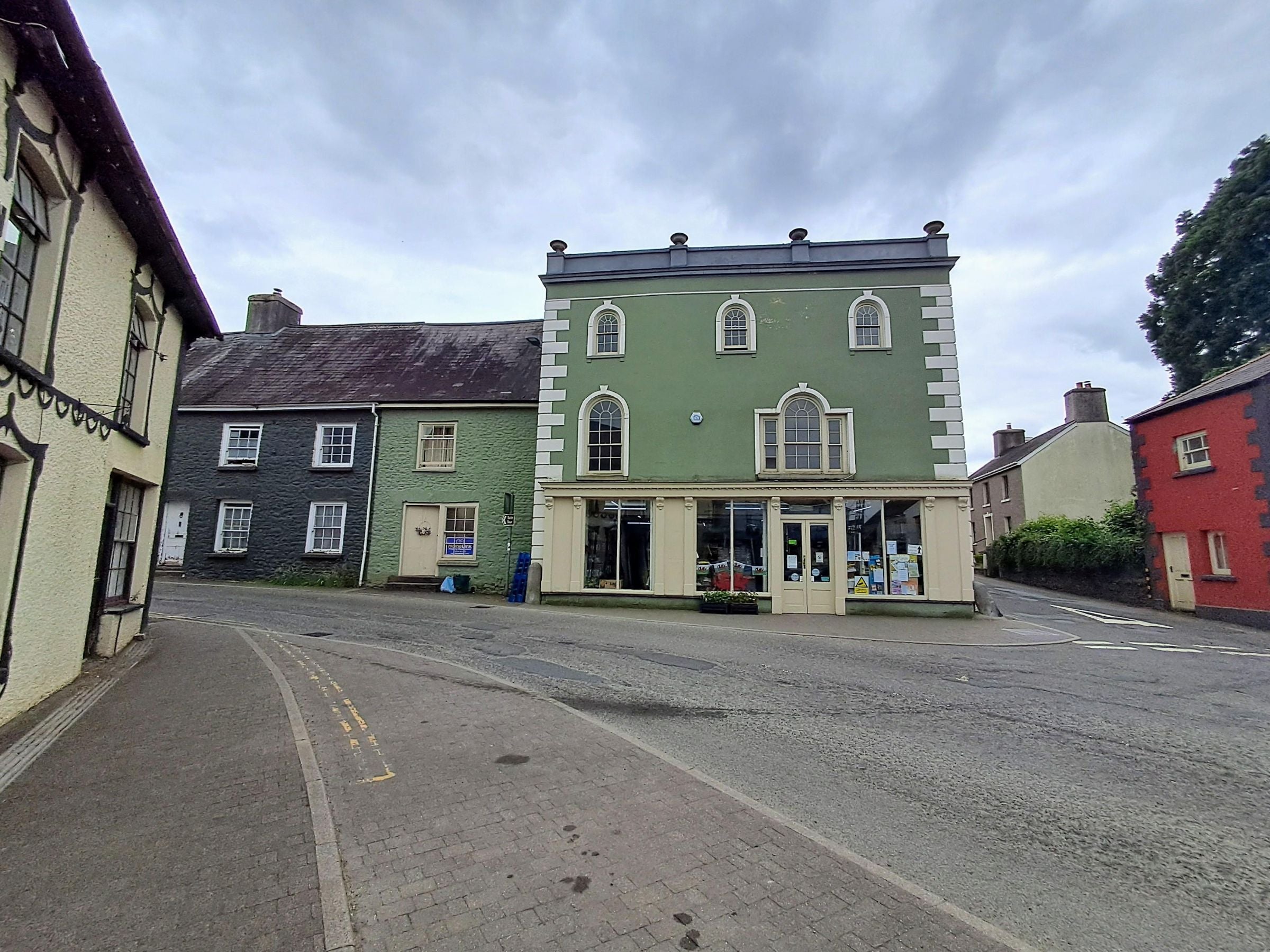Flat High Street in Llangadog