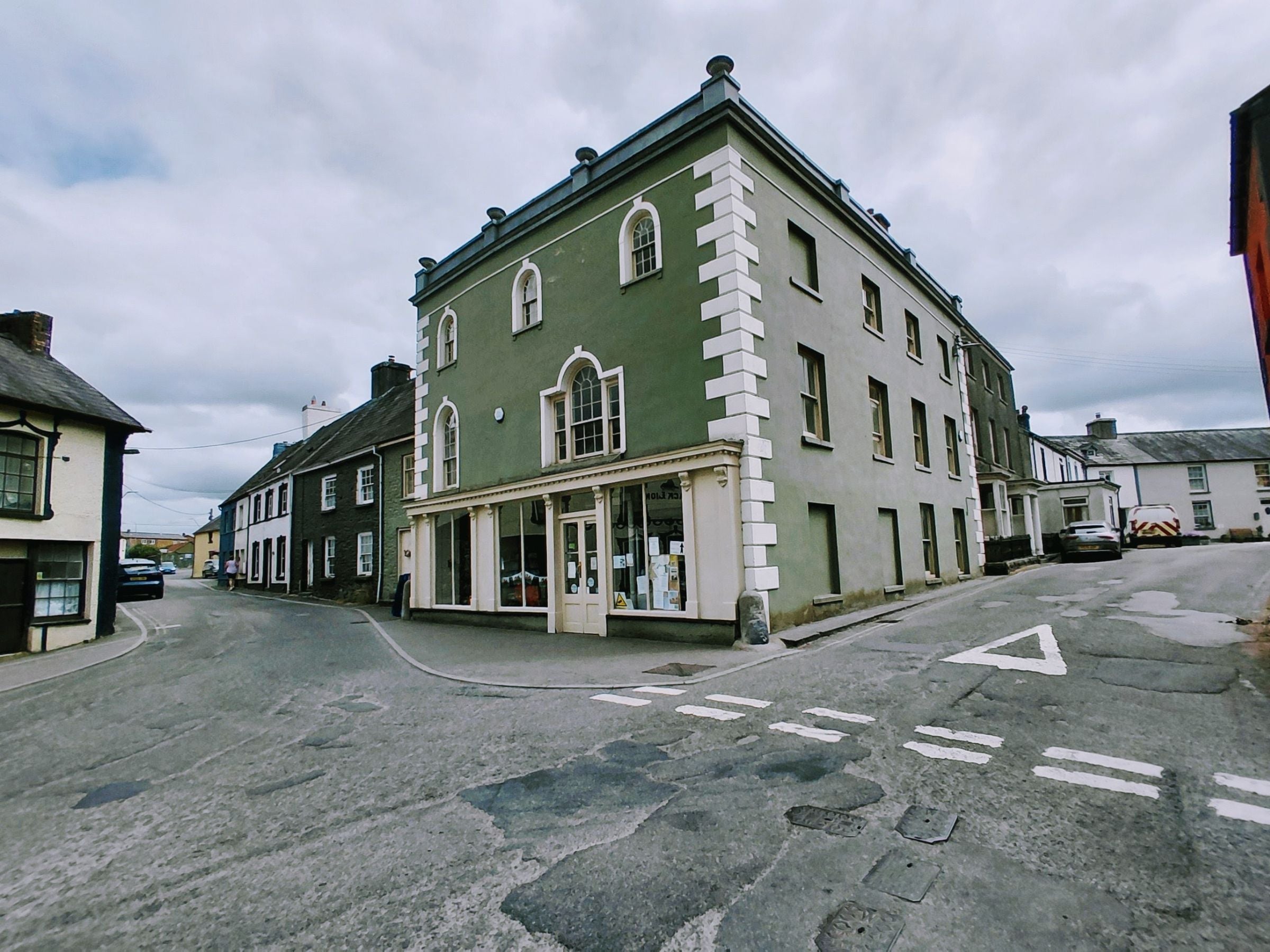 Flat High Street in Llangadog