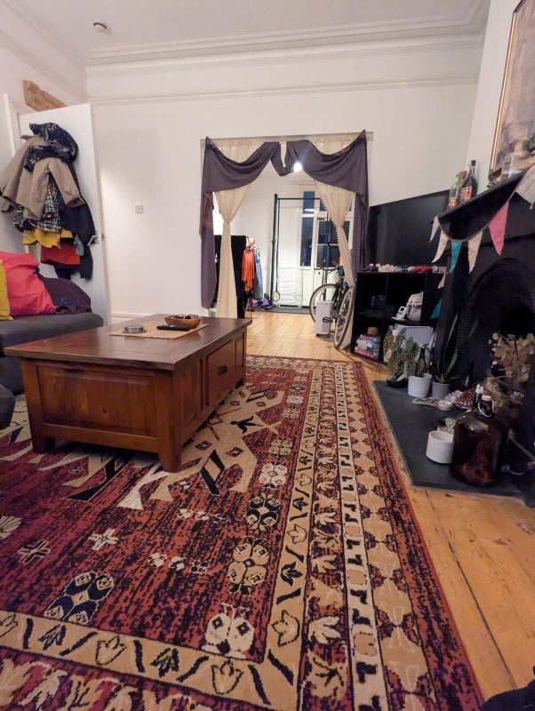 Room Cobourg Road in Bristol