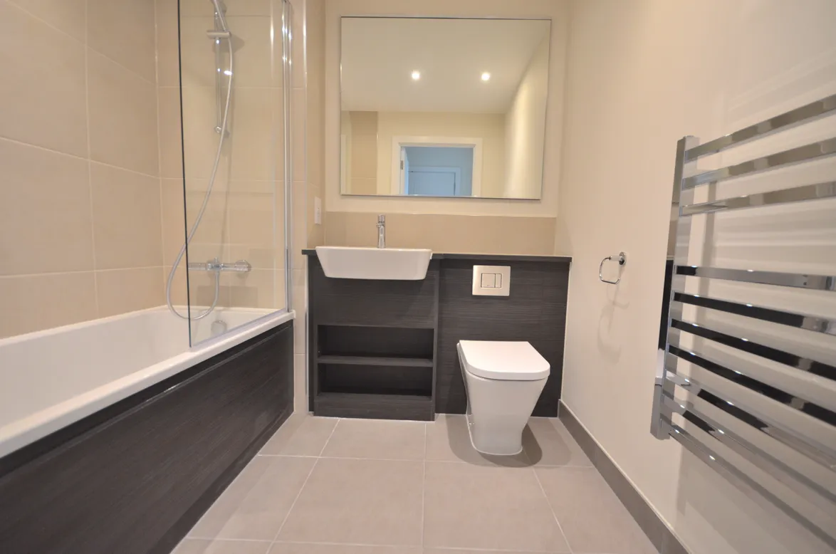 Flat Ocean Drive in Gillingham