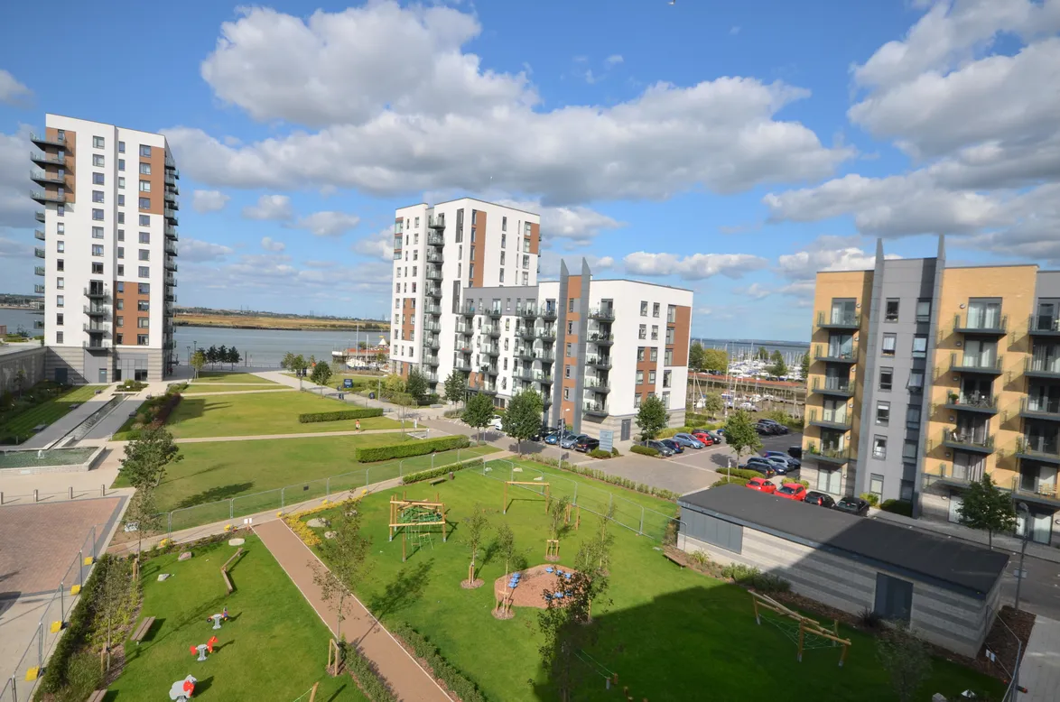 Flat Ocean Drive in Gillingham