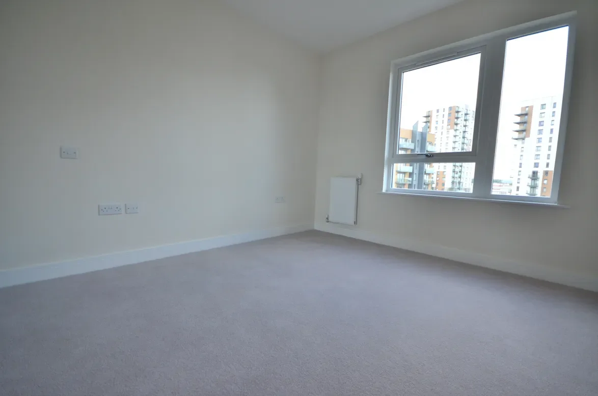 Flat Ocean Drive in Gillingham
