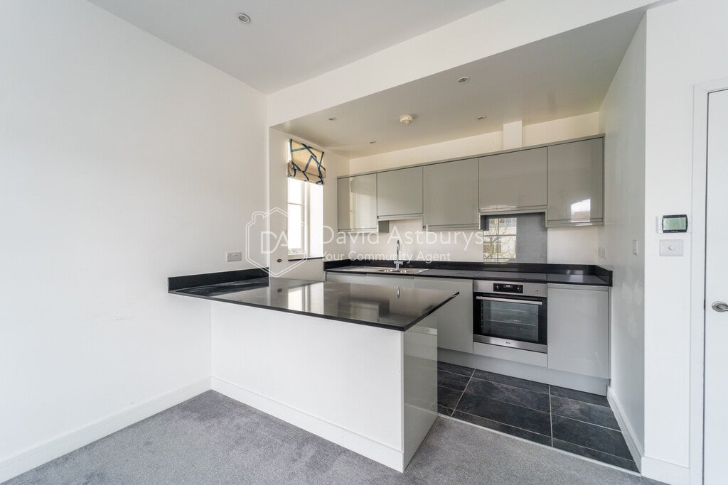 Flat Vale Close in City of Westminster