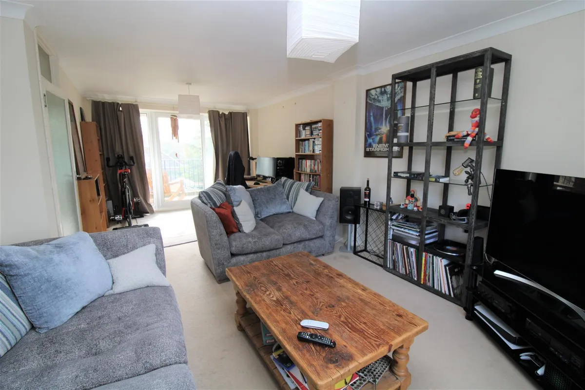 Flat Laine Close in Brighton