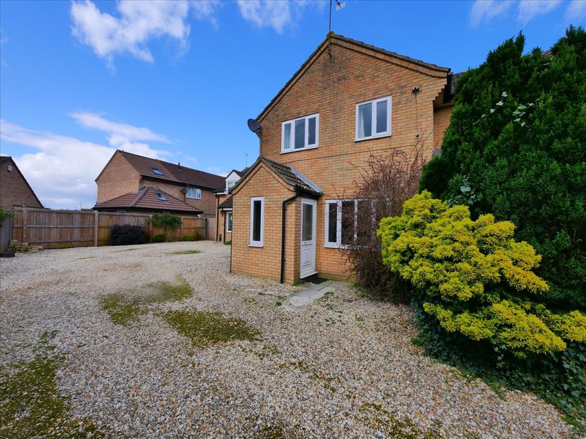 House Pheasant Way in Cotswold District