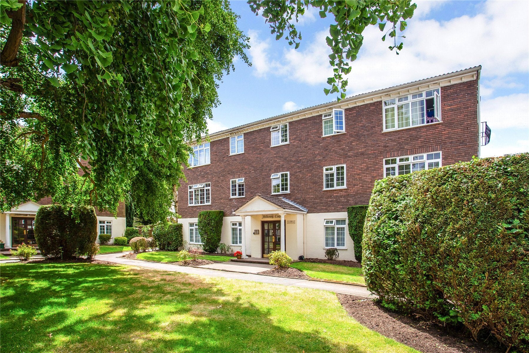 Flat Hillcrest in Elmbridge