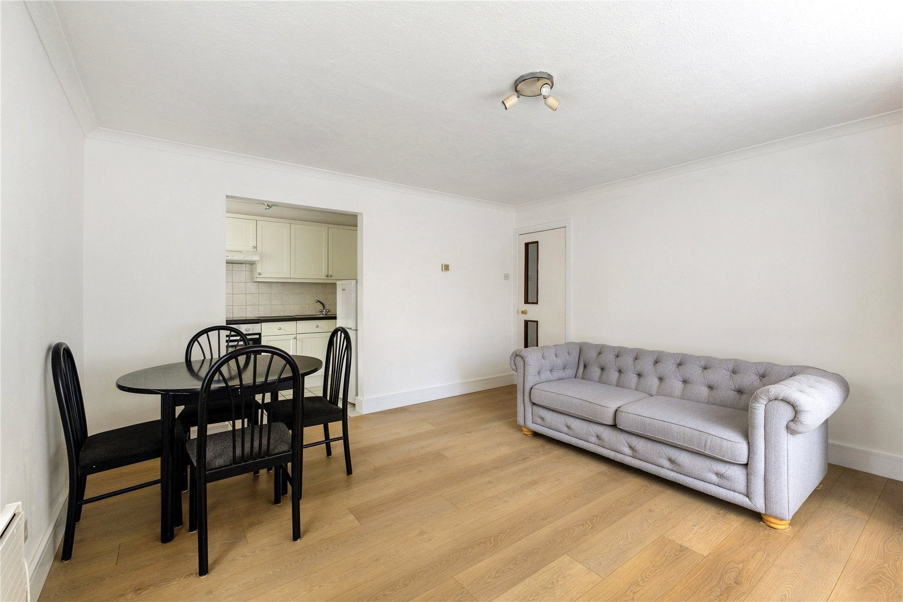 Flat Hillcrest in Elmbridge