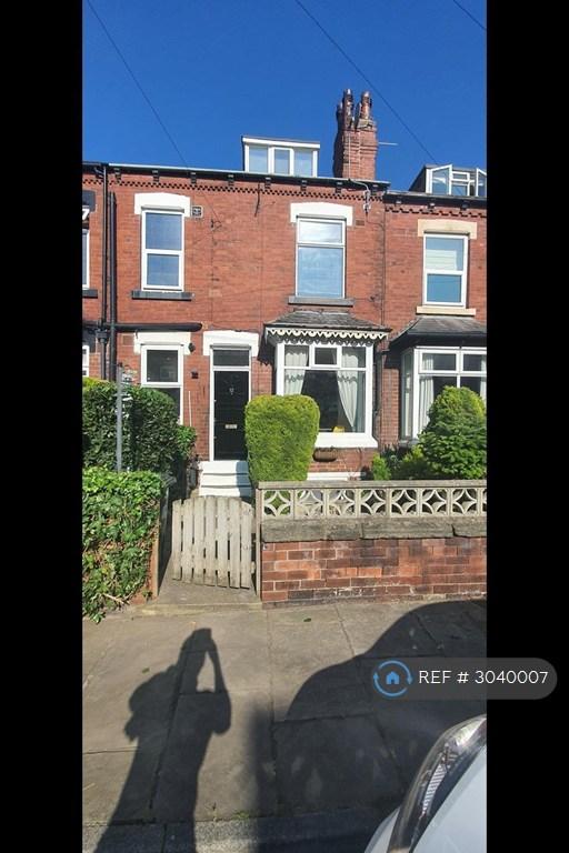 House Trelawn Place in Leeds