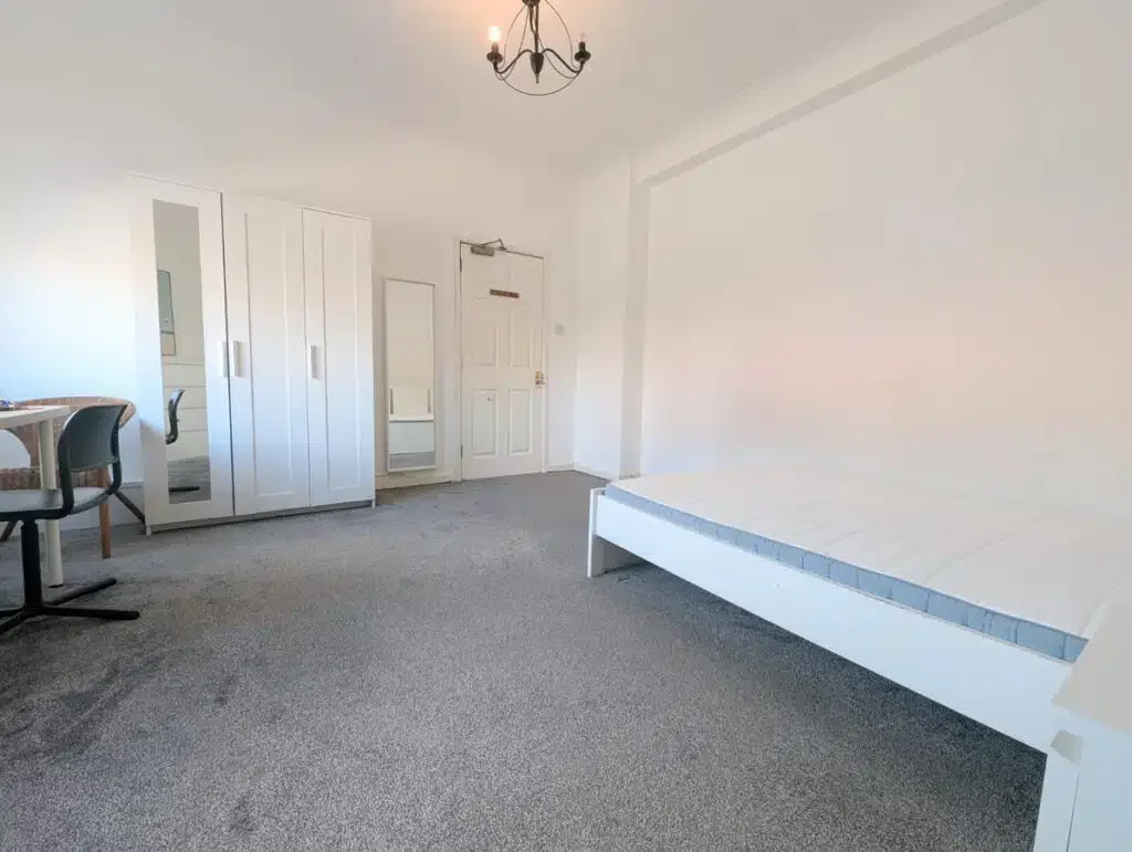 Room Hankinson Road in Bournemouth