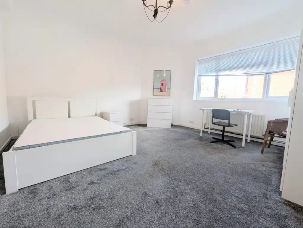Room Hankinson Road in Bournemouth