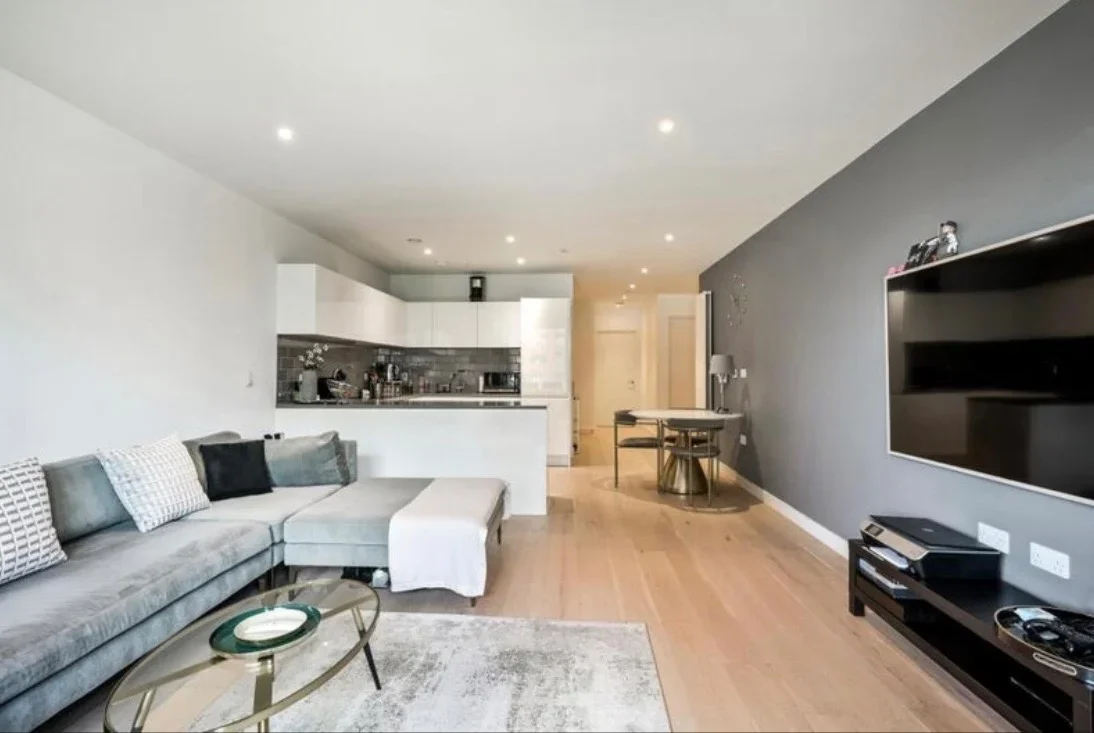 Room Regalia Close in Greater London