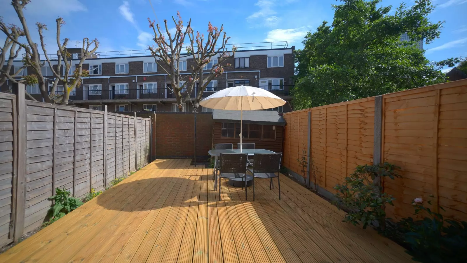Room Smythe Street in Greater London