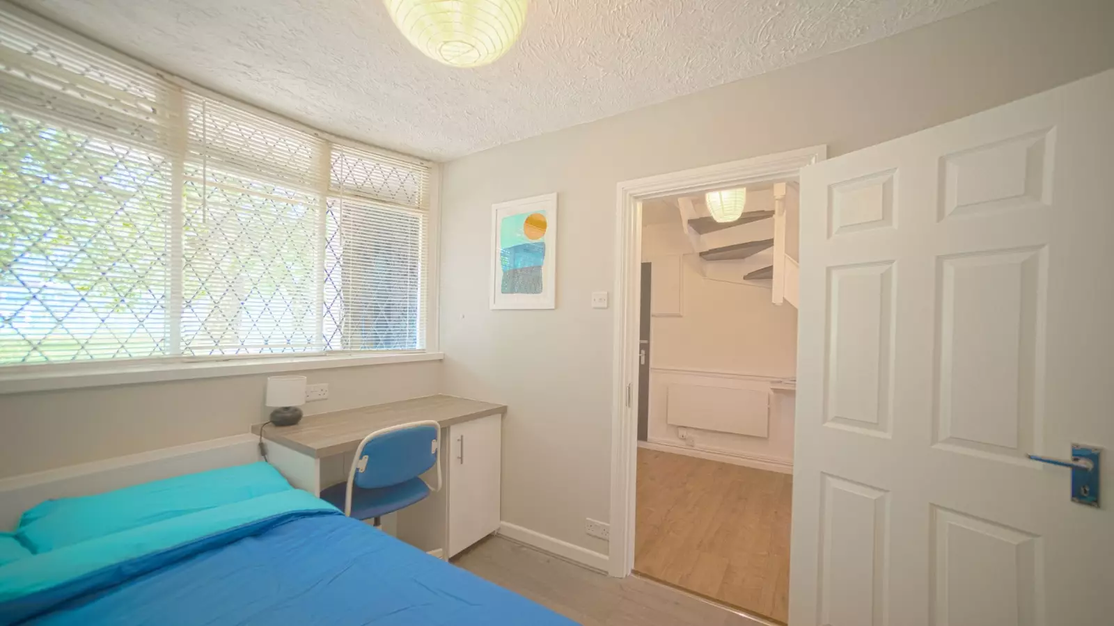 Flat Smythe Street in Greater London