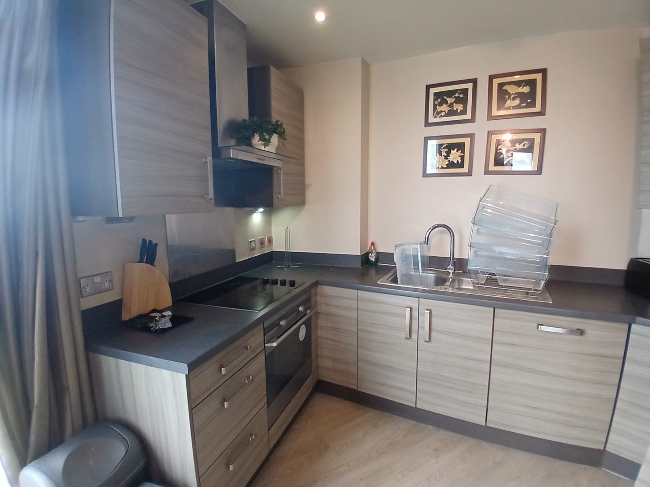 Room High Street in Greater London