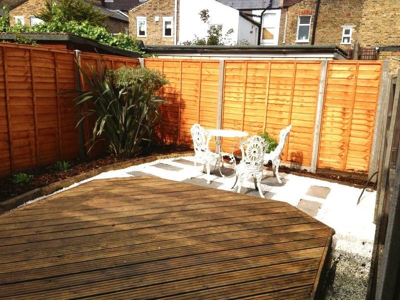 Room De Morgan Road in Greater London