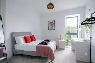 Flat Cassio Road in Watford