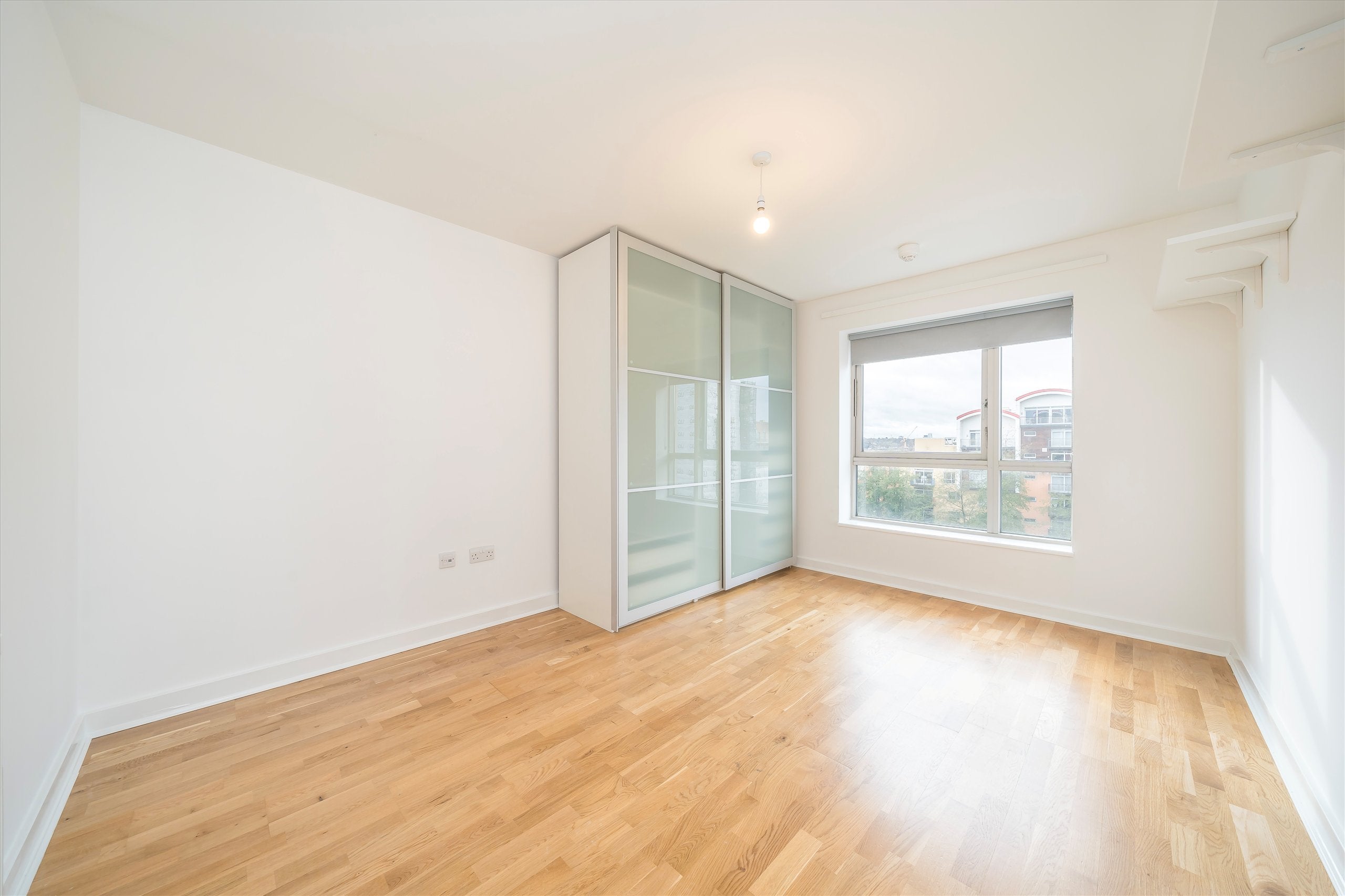 Flat West Parkside in Greater London