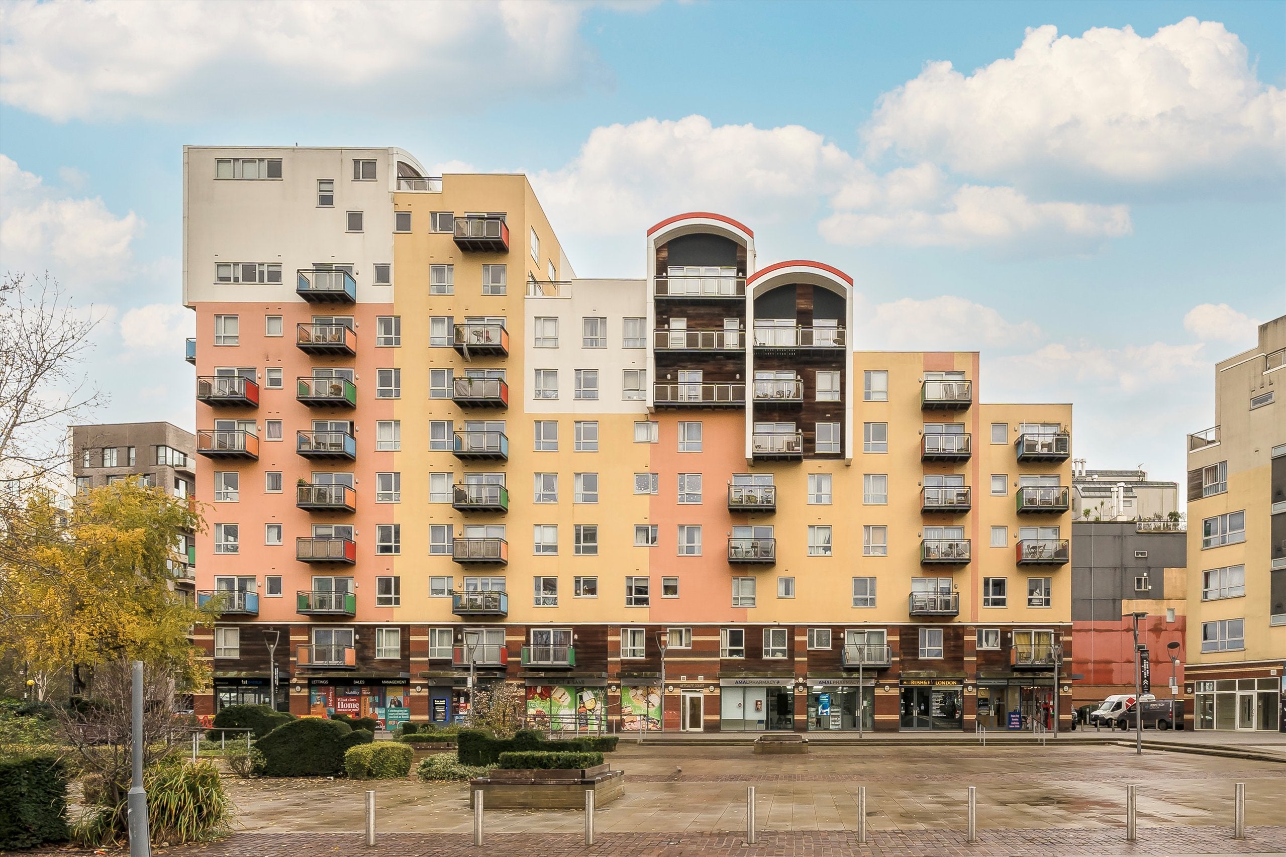 Flat West Parkside in Greater London