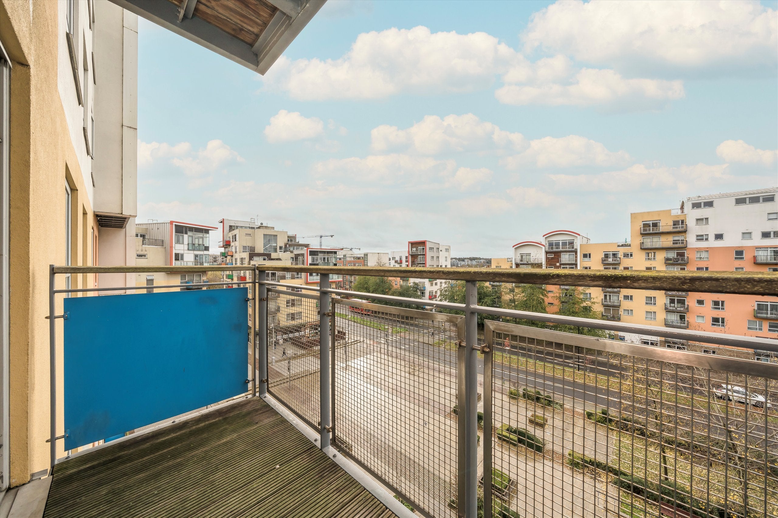 Flat West Parkside in Greater London