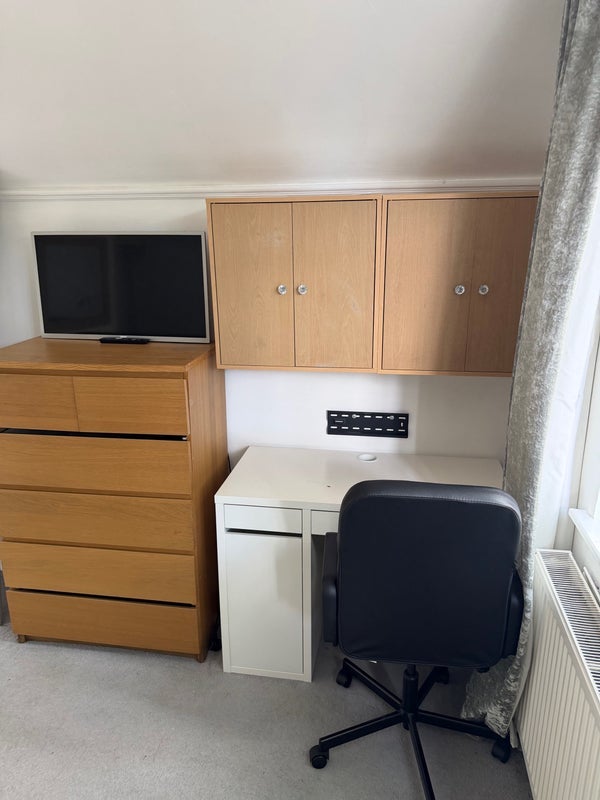 Room Avondale Park Road in Greater London