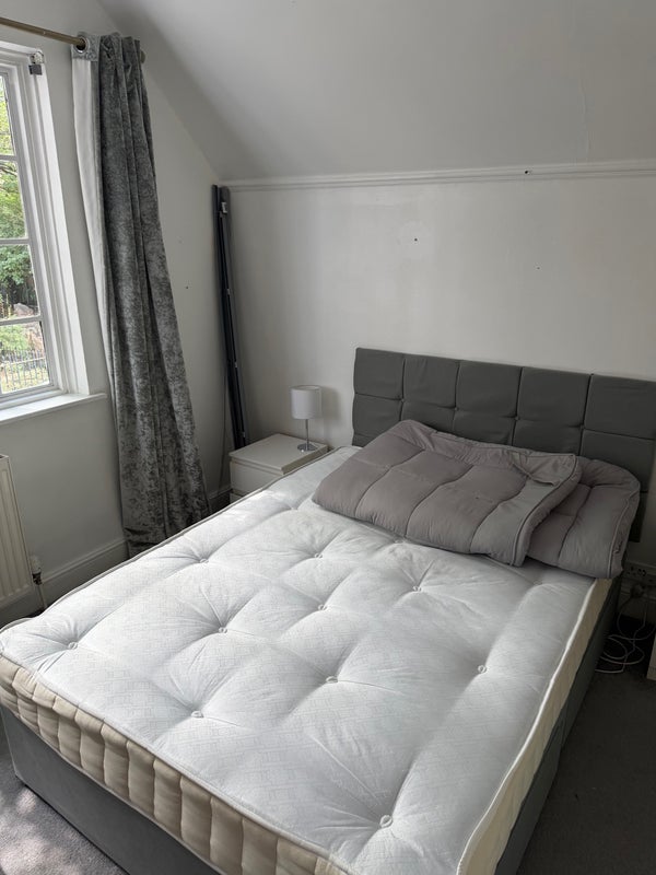 Room Avondale Park Road in Greater London