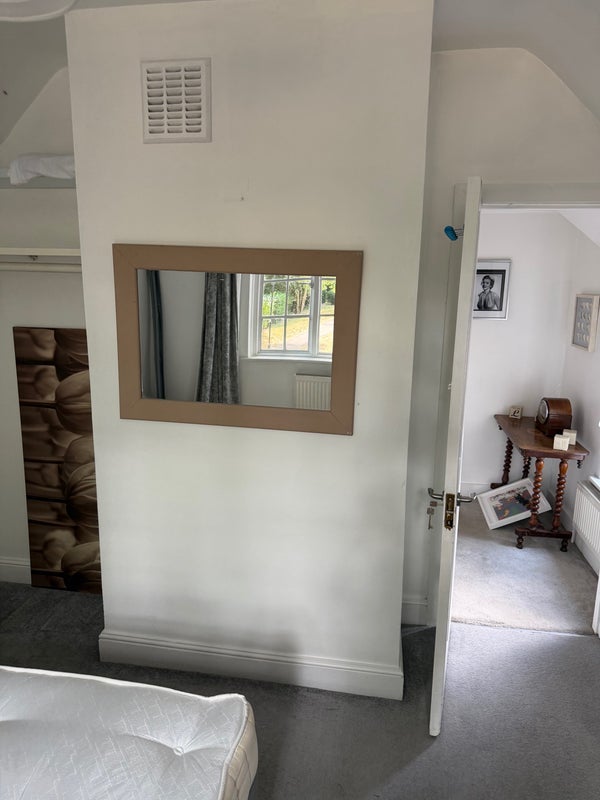 Room Avondale Park Road in Greater London