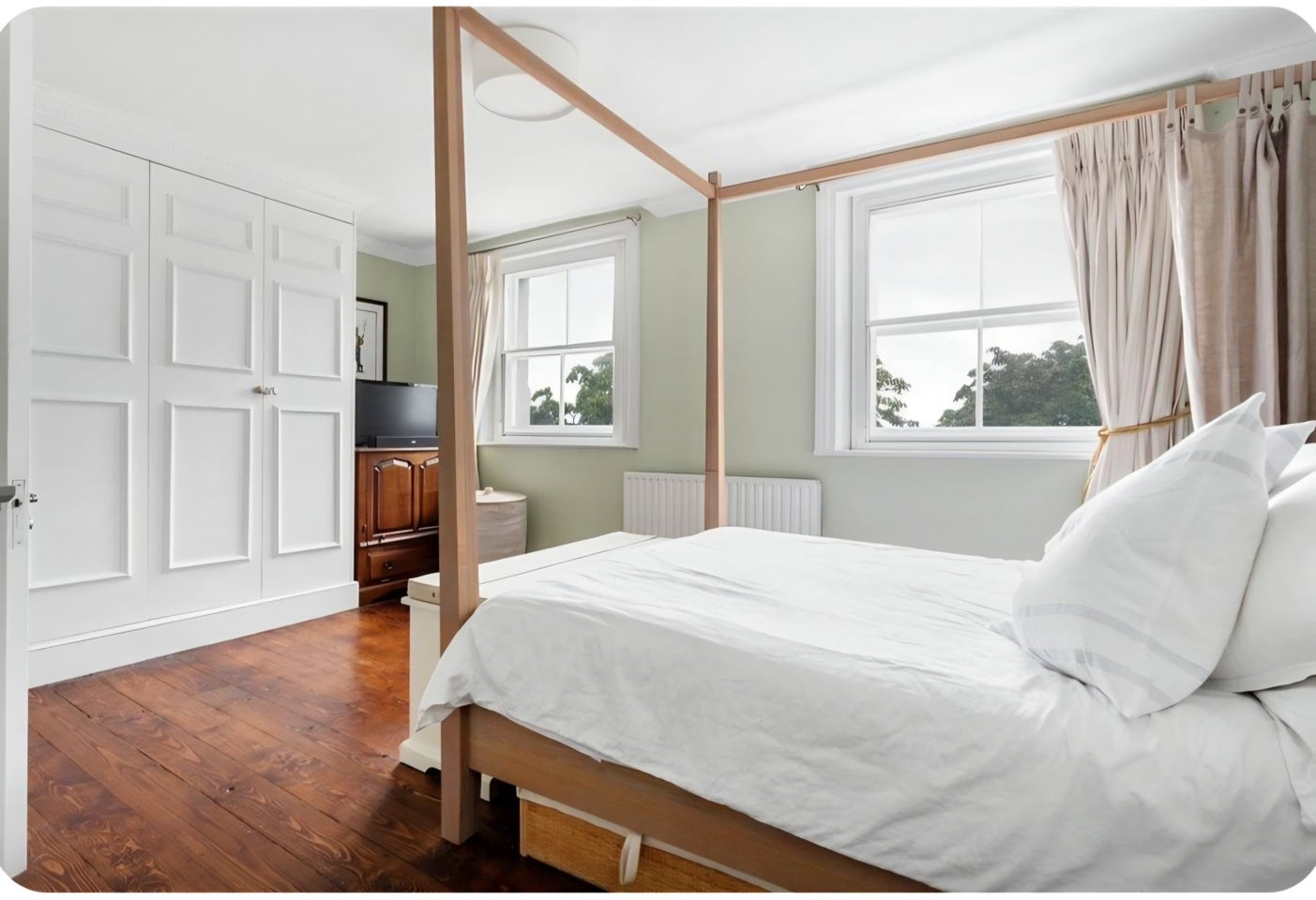 Flat Highbury Park in Greater London