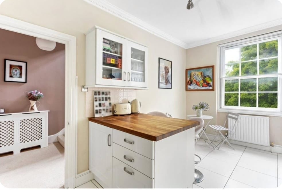Flat Highbury Park in Greater London