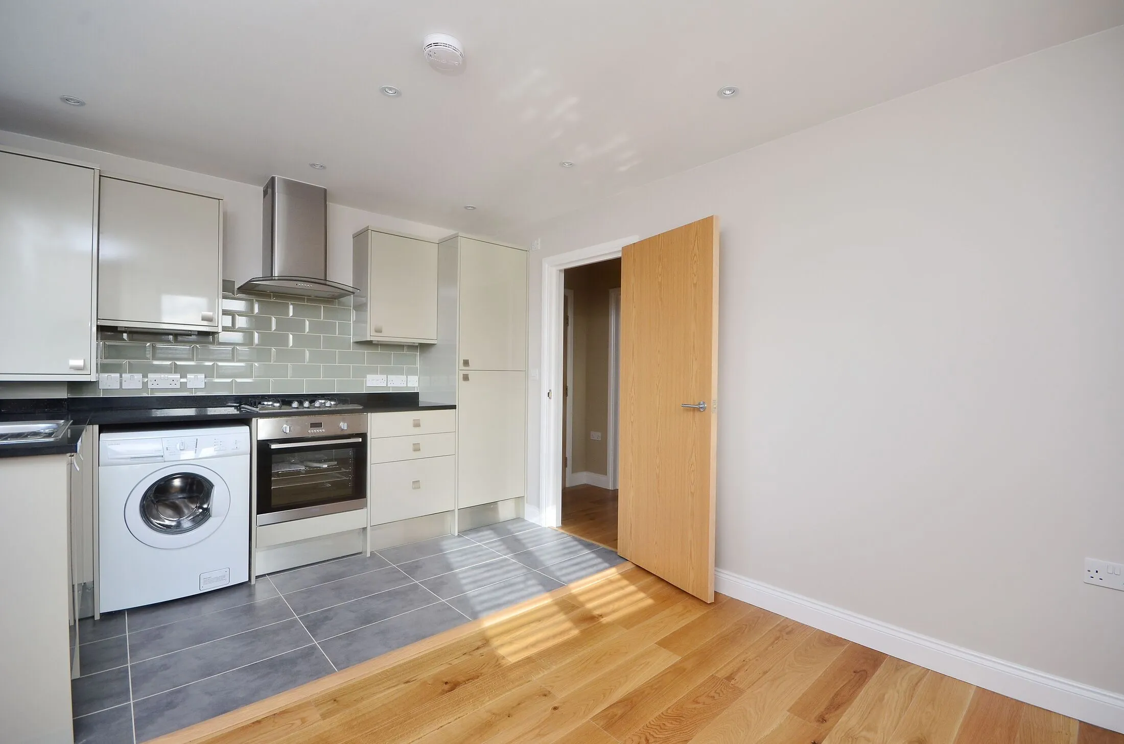 Flat Rye Lane in Greater London