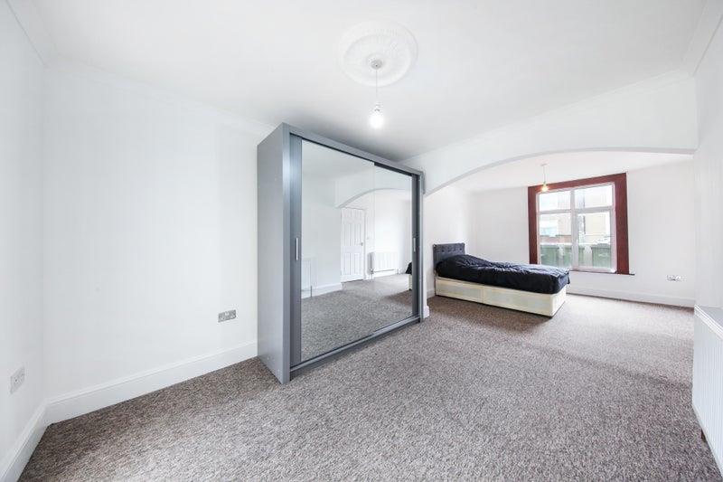 Room Burrage Place in Greater London