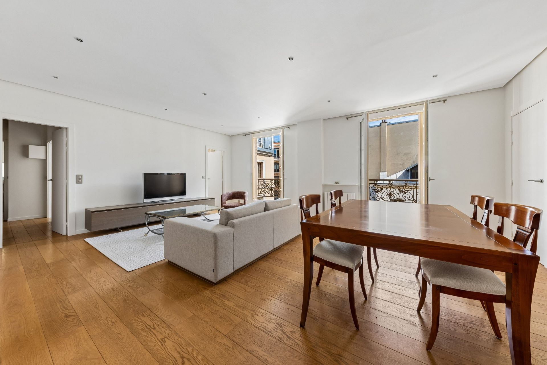 Flat Rue Jean Mermoz in Paris
