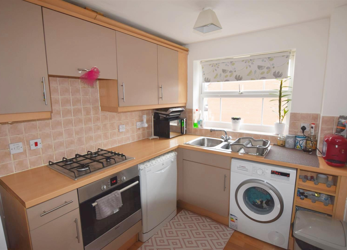 Flat Duckham Court in Coventry
