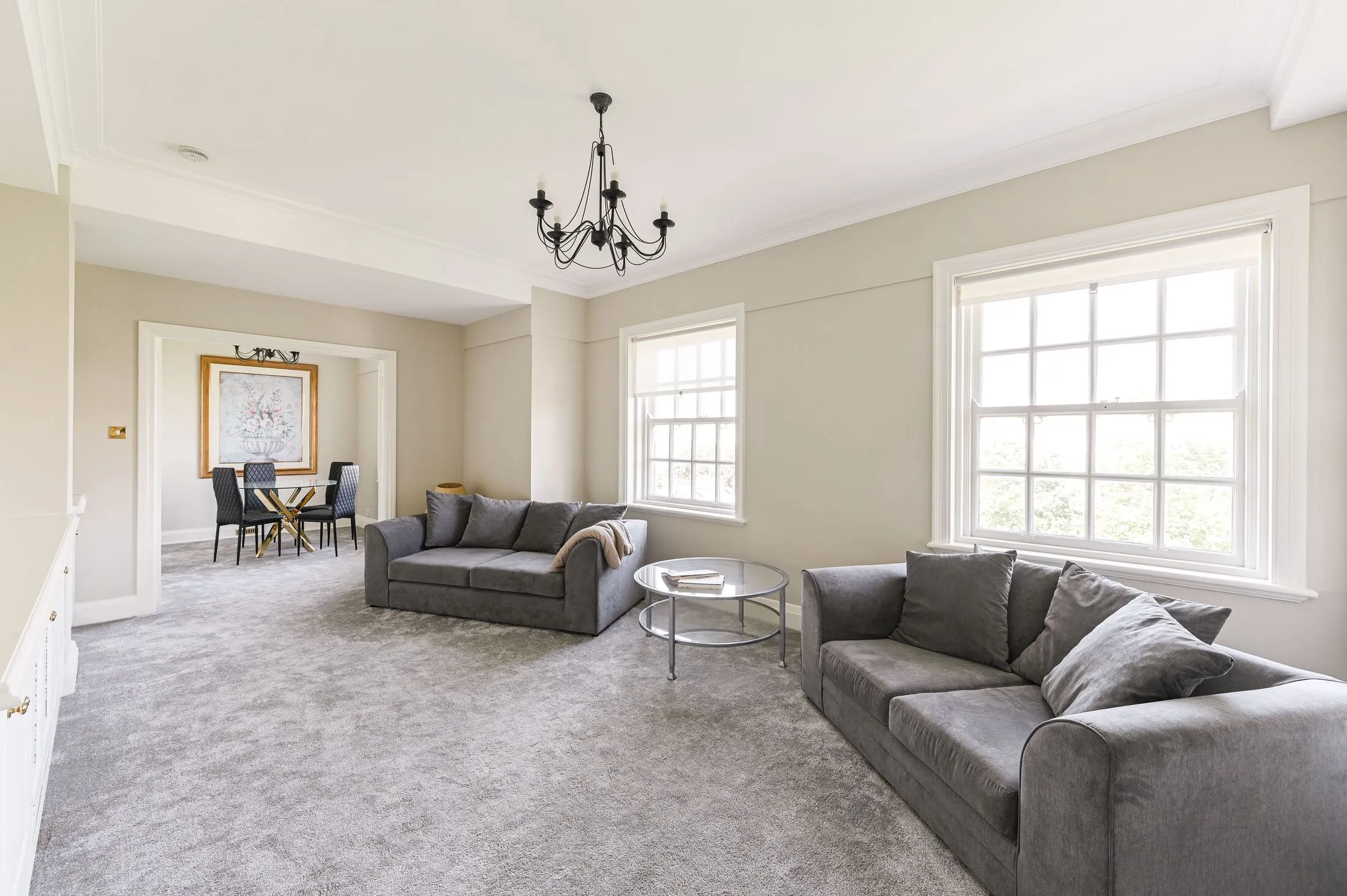 Flat Yeoman's Row in Greater London